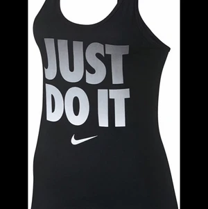 Nike  - Linne från Nike, the Nike tee dri-fit. Strl S. 60% bomull 40% elastan. Använt skick men inga anmärkningar.   Pris 70kr. Hämtas i Hornstull annars betalar köparen fram frakt 51-66kr