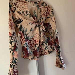 Crop top - Gina tricot - Aldrig använd 