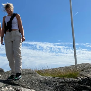 Linnebyxor - Raka och lågmidjade linnebyxor från hm’s herravdelning. Så fina och sköna!😇