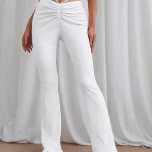 Vita coola byxor - Helt nya byxor, jätteskönt material❤️❤️