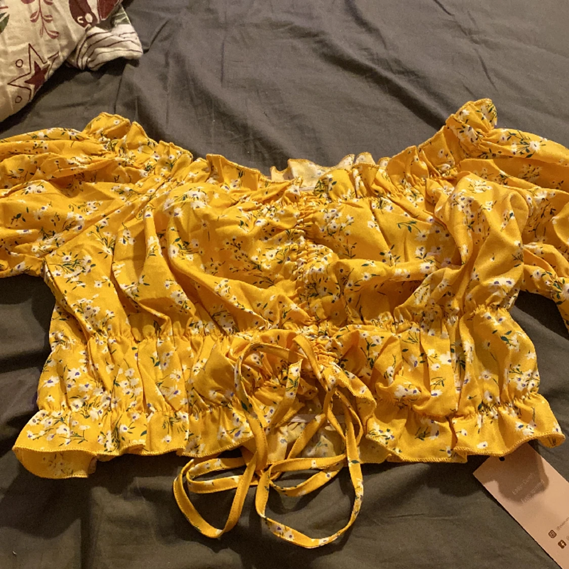 Blommig Croptop Dragsko