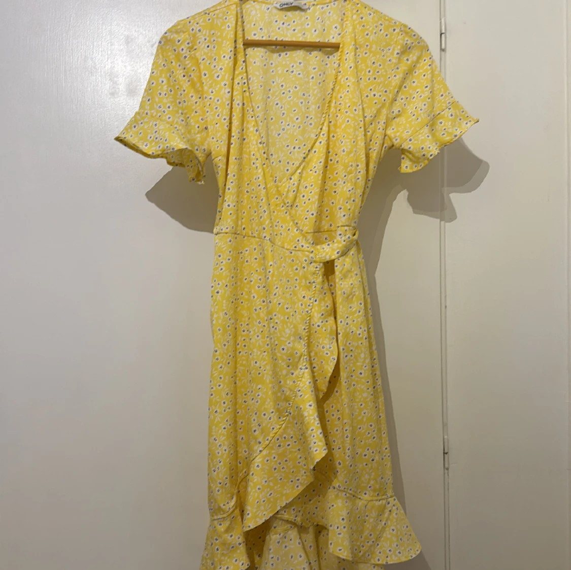 Gul sommarklänning - 90