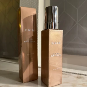 Caia body glow - Fick i julkalendern detta året och kommer inte att få användning av den tyvärr. Ordinarie pris är 495, säljer för 395 🫶🏼Påse och förpackning ingår.