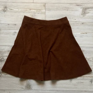 Manchester kjol - Fin oanvänd brun manchester kjol 🤎