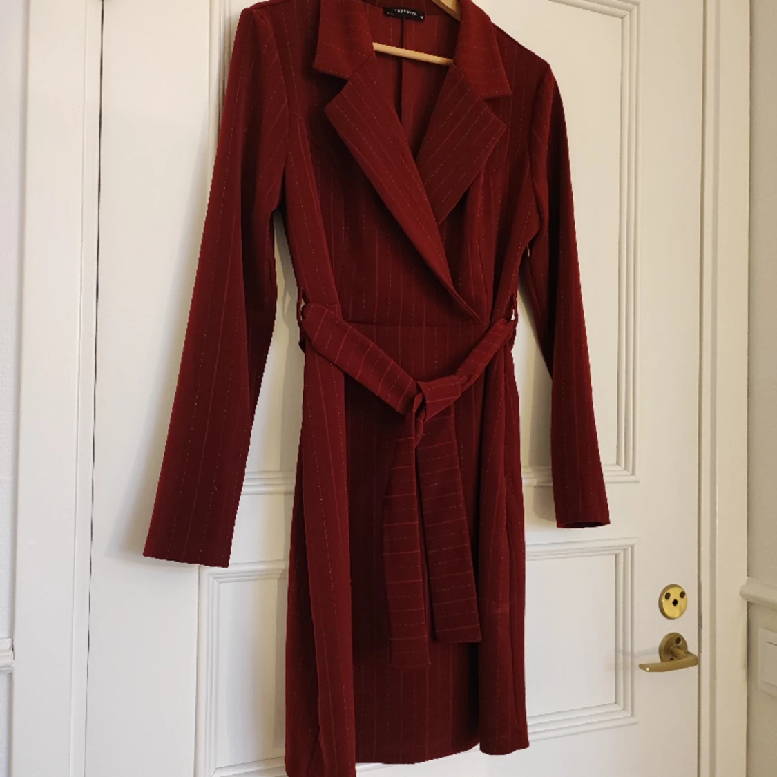 Röd kavajklänning stl 40, Trendyol 