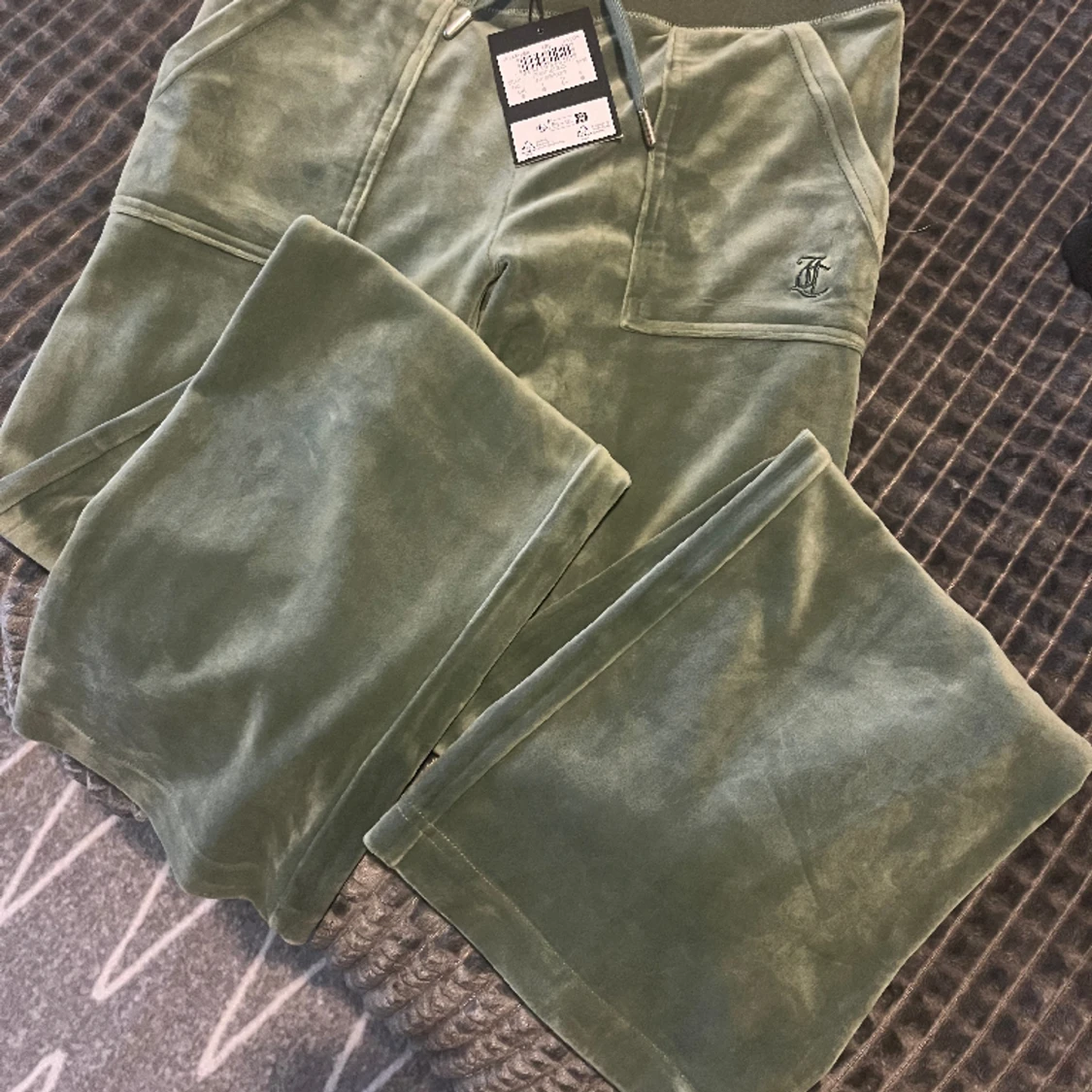 Juicy byxor helt nya - 90