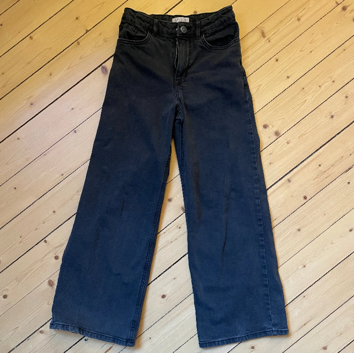Jeans Lindex Viola svarta 140