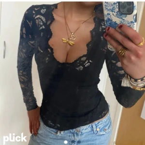 Jättefin tröja! - Säljer denna superfina tröja som tyvärr inte kommer till användning. Passar perfekt till fest eller vardag 🩷