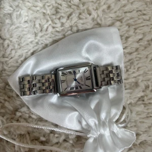 Silver klocka från regal Sweden - Fin silvrig dam klocka från regal Sweden! Den är använd fåtal gånger☺️