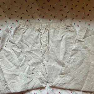 Linnebyxor  - Linnebyxor i perfekt skick som endast användes ett par gånger! 