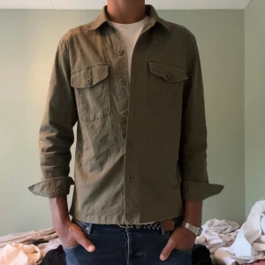 Overshirt Mango - Soft Overshirt från Mango, storlek S men sitter mer som M, väldigt bra skick. Köpt för 800! Pris kan diskuteras 