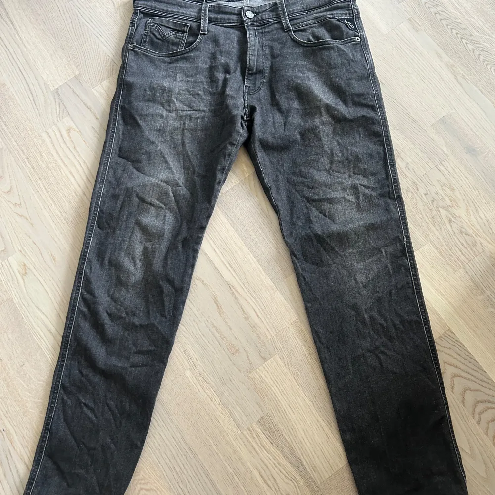 Feta replay jeans | Modell ”Anbass” | Schysst skick | Storlek 33 | Skriv vid minsta fråga eller fundering 😁. Jeans & Byxor.