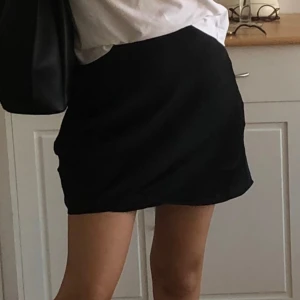 Kjol NA-KD  - Mini kjol i satin från nakd, inga defekter 🫶🏼