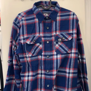 SuperDry Skjorta  - Skriv till mig för mer information!