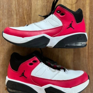 Nike Air 1 Jordan - Väldigt fina Nike Air Jordans i stl 38 Finns i Grebbestad 