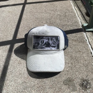 En mycket fin maggiore keps 🧢  - En mycket prisvärd keps som är jätte bra skick som jag aldrig använder tyvärr men det är darför den går till salu