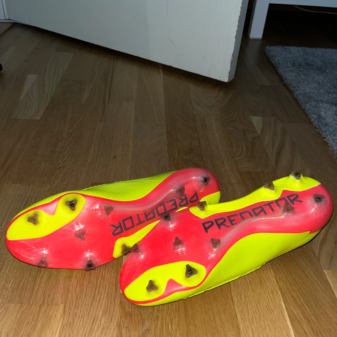 Oanvända adidas predetor - 91