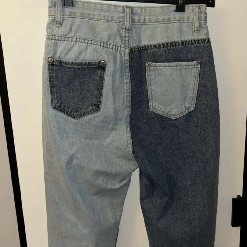 Väldigt fin och unik jeans från Bohoo! 🩵🩵🩵. Jeans & Byxor.
