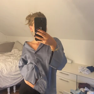 Nattlinne - Jätte bra skick, använd en gång men säljes nu för att den är förstor🙃