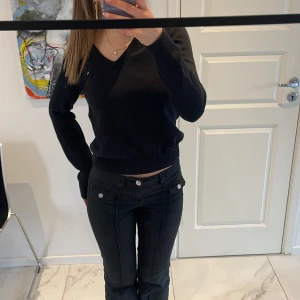 Stickad v-ringad tröja💓 - Superfin v-ringad tröja ifrån Gant, fint skick💓