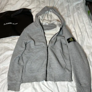 Stone island zip - Bra skick allt og finns kvar. 