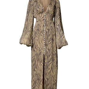 Adoore klänning  - Aldrig använd. Lappen sitter kvar. Nypris 1695kr mitt pris 1300kr elr bud.