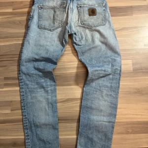 Carhartt jeans sz w29 L 32 - Carhartt jeans i bra skick, inköpta från min bulk buy, straight fit 