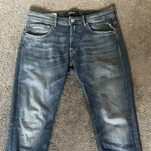 Replay  - Tjo säljer ett par riktigt snygga replay Jeans eftersom dom inte passar.