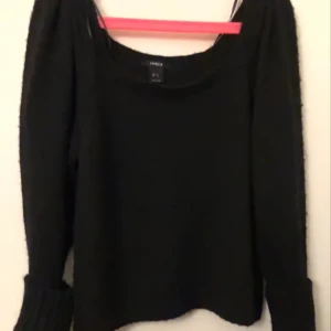 Stickad tröja - Svart Lindex Stickad tröja. Storlek M. Oanvänd. Kontakta mig för mer information eller bilder!😊✌️