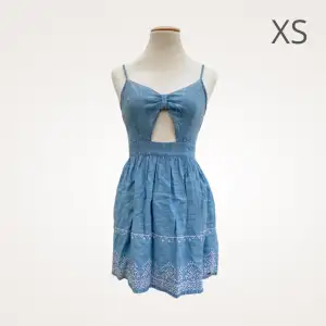 Jättesöt klänning i strl XS 🫶 fint skick!