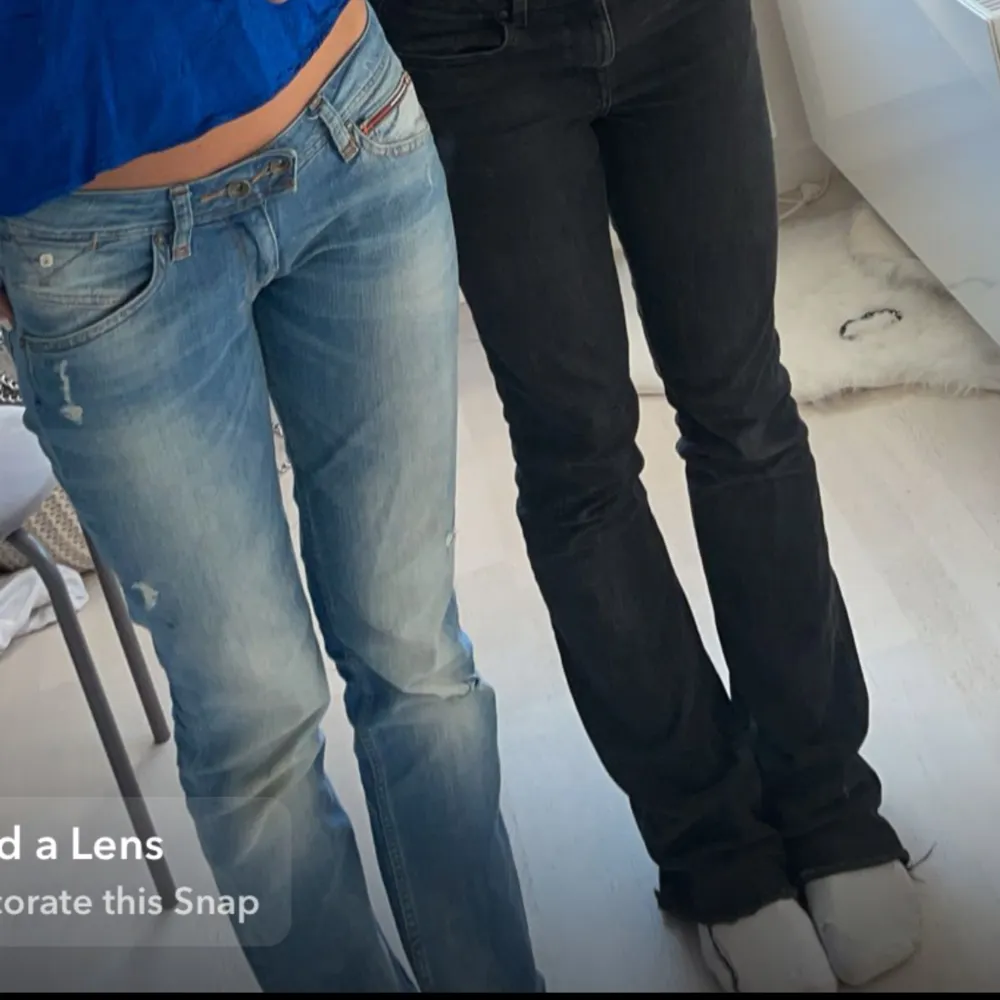 Lågmidjade jeans som är straight leg, från Tommy Hilfiger . Jeans & Byxor.