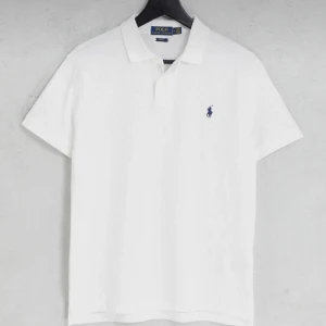 Ralph Lauren Piké - Ralph Lauren piké i storlek M/S / Skick 9/10 den har inga defekter och är endast använd några få gånger