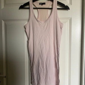 2st långa linnen - 2st linnen. En är från Cubus och en från lager 157 Pris grå att diskutera, vill bara bli av me de