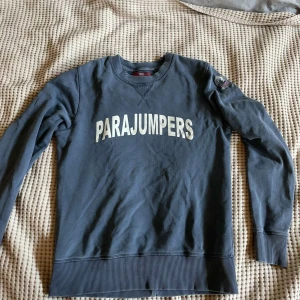 Parajumpers sweatshirt  - Äkta parajumpers sweatshirt i utmärkt skick! Nypris ca: 2200kr. Pris kan diskuteras och om du har någon fråga är det bara att ställa! 😀
