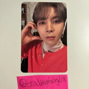 johnny be there for me album photocard  - wts | mint skick <3 skriv privat för fler bilder eller några frågor. köp sker genom ”köp nu”, swish eller paypal 🎀 har 495+ proofs på instagram @tradingfairylix 🤍