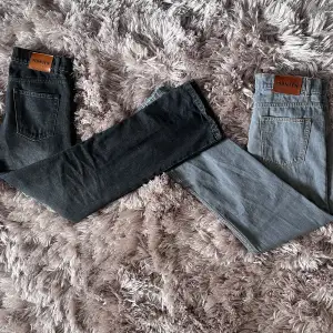 Säljer två st Monten jeans i storlekarna 32/32, för endast 400 kr!  Passformen i midjan sitter mer som 30/31 så dem är lite tajtare i midjan. Riktigt fint skick på båda jeansen!  Jeansen har en snygg svartgrå stonewash och en fin grå färg.
