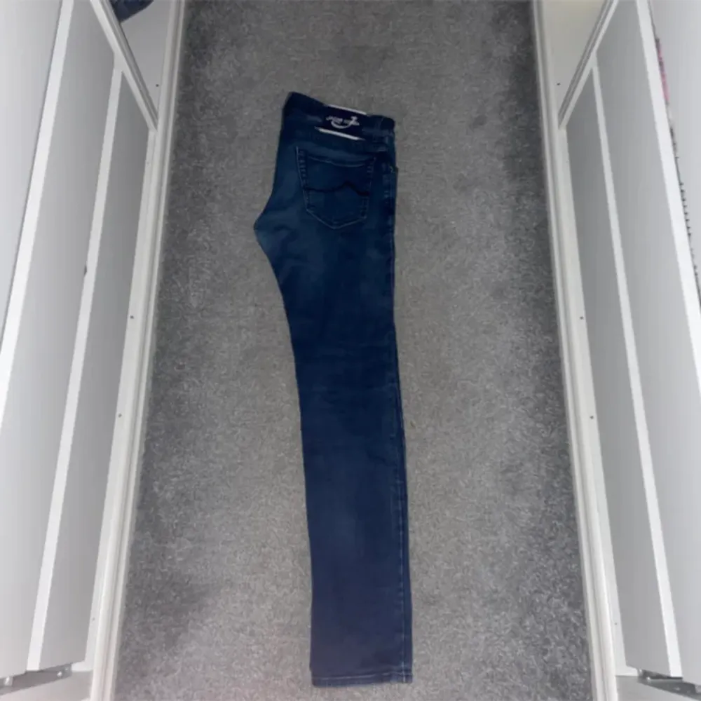 Ett par skitsnygga jacob cohen jeans i modellen 622 c. Säljer då jag aldrig använder dem längre. Jeans & Byxor.