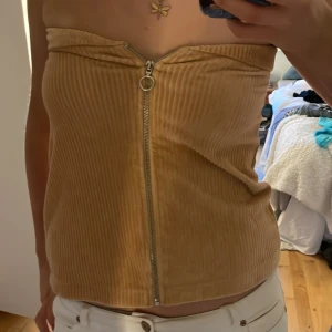 Topp/kjol - Jättefin kjol som även kan användas som topp. Bra skick men kommer tyvärr inte till användning 💘