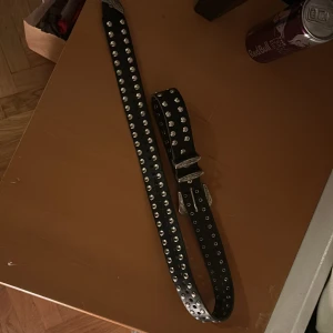 Skärp - Vet ej vart det kommer ifrån, inga defekter. Använd gärna ” köp nu ” knappen!💞