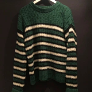 ERL green stripes - Skick: 9/10, använd men inga tydliga tecken på det MADE IN ITALY