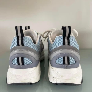 Dior skor - Säljer dior skor i storlek 42  Har kvitto på mail 