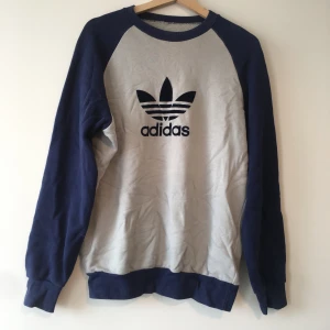 Adidas tröja - Vintage adidas! Köpt secondhand. 