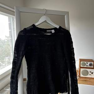 Svart långärmad stickad tröja från lôte femme i fkn skick😊