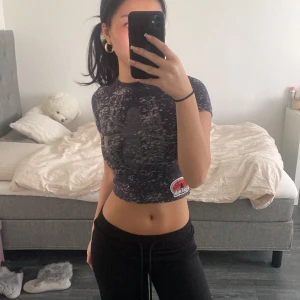 Spiderman topp - Babytee med spiderman på, jätte cute!!!🥰