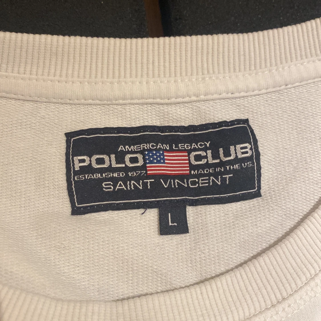 En vit polo club tjocktröja utan huva  - 92