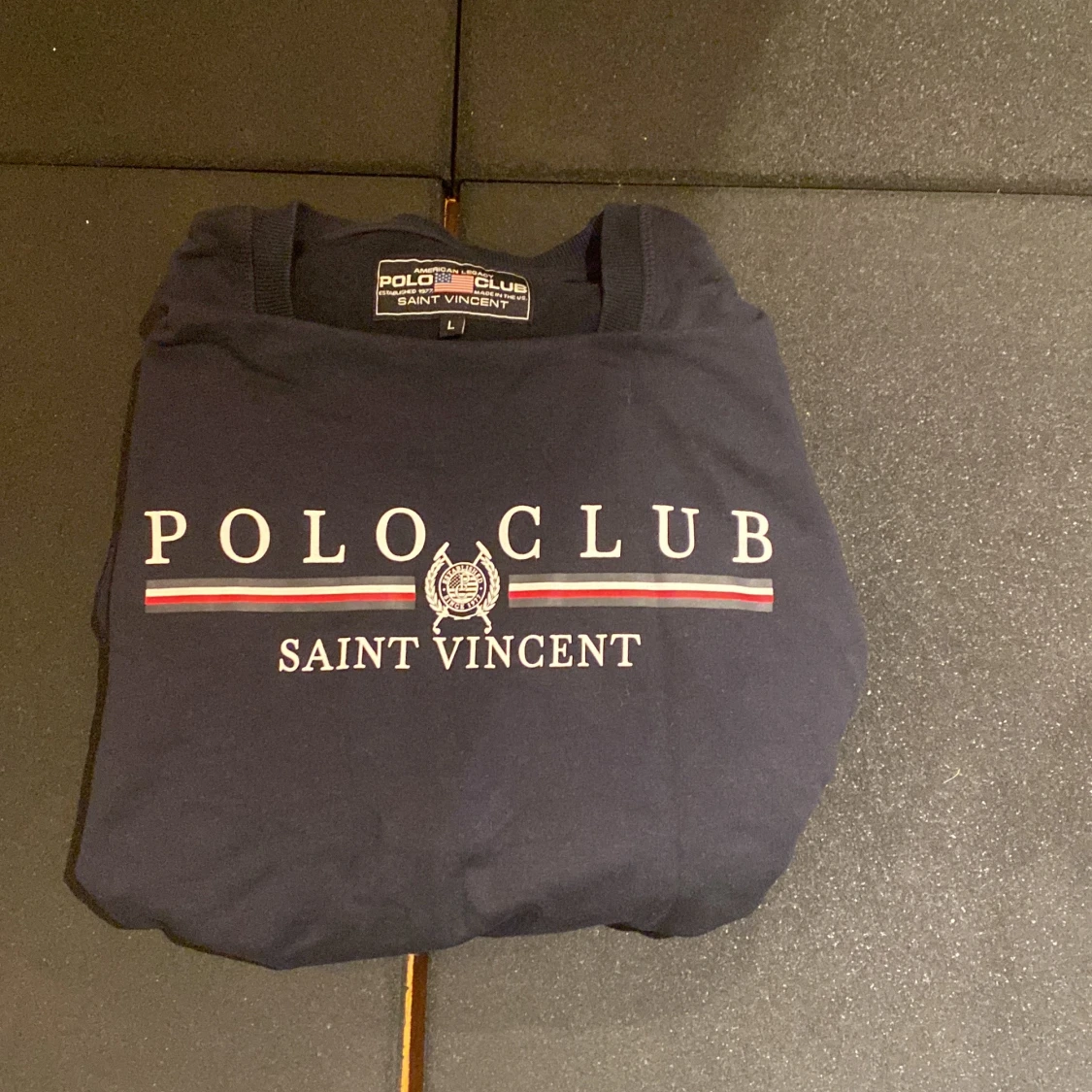 En svart polo club tjocktröja utan huva  - 92