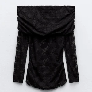 Svart zara spetstopp - En eftersökt oanvänd zara spetstopp!