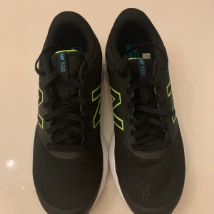 Helt nya sneakers  - New Balance helt nya sneakers 👌👌