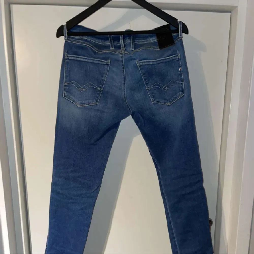 Blå Replay jeans, aldrig använda. Jeans & Byxor.