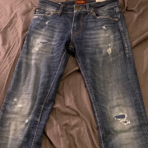 Slim Jeans - Hej säljer nu mina feta Jeans från Jack & Jones, inget tecken på defekt   Hör av er vid frågar 👍🏽